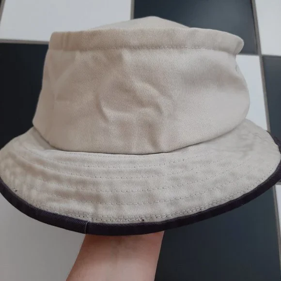 Hat - Picture 3 of 9